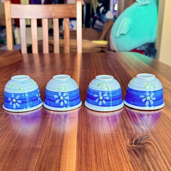 Mint Condition! VTG 1970s Japanese Ceramic Teacups w/ Floral Design (set of 4) - Picture 5 of 9